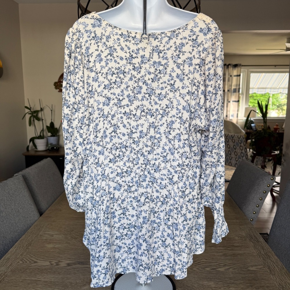 Torrid Peasant Festival Blue White Floral Lace Trim Babydoll Top Lg Sleeve Sz 1 - Picture 2 of 13
